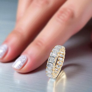 Bague d'éternité complète en pierre de Moissanite taillée en émeraude E-F/VVS-VS de 3.20 carats fabriquée en argent sterling 925 pour unisexe - Product Image 5