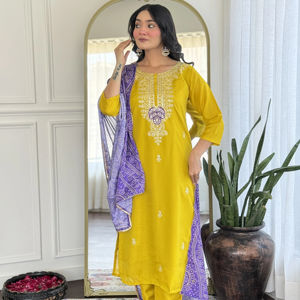 Ensemble Kurti pour femme de qualité supérieure trois pièces Chanderi Zari imprimé numérique Dupatta Hnd Work Kurta Set pour femme - Product Image 1