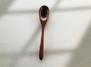 Cuillère de cuisine en bois naturel durable de qualité supérieure, parfaite pour remuer ou mélanger, disponible à bon prix en provenance d'Inde - Product Image 4