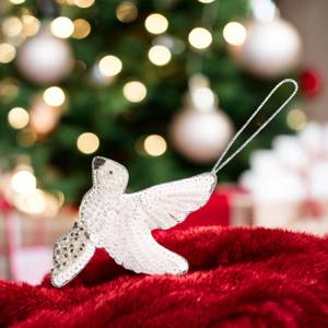 Adorno Colgante Étnico Moderno Hecho a Mano con Hilo Zari y Tela para Decoración del Hogar y Eventos - Product Image 1