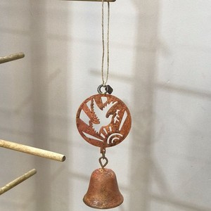 Haute qualité métal fer matériel laiton finition antique décoration d'arbre de noël cercle rond avec des gens et Jingle Bell - Product Image 2