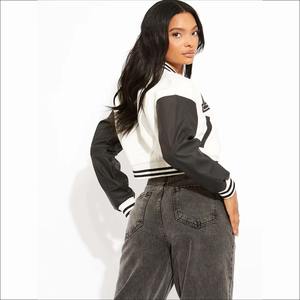 แจ็กเก็ตตัวสั้นผ้าฝ้ายขนสัตว์100% สำหรับผู้หญิงแจ็กเก็ตเลตเตอร์แมนแบบสั่งทำ - Product Image 3