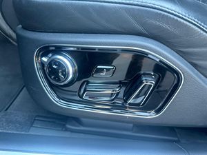 2014 Audi S8 Sedan 520-HP Twin-Turbo V8 AWD Automático de gasolina de 8 velocidades con techo solar panorámico - Product Image 2