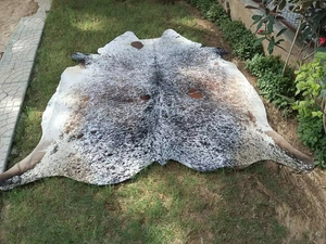Tapis en fausse fourrure noir et blanc à imprimé animal 500g non lavable pour salon - Product Image 6