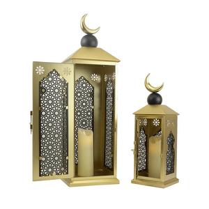 Juego de Faroles de Ramadán de Metal Dorado de Lujo con Luna Creciente en la Parte Superior, Paneles con Corte Intrincado, Elegante Portavelas para Decoración Festiva del Hogar - Product Image 4