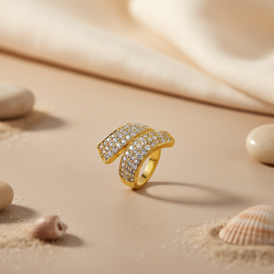 Bague en plaqué or pour tous les jours avec pierres en zircone cubique taille princesse, design tendance et élégant, sertie de rhodium pour femmes - Product Image 2