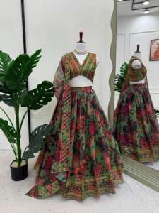 Collection de Lehenga choli de haute qualité avec broderie et travail de séquence, taille plus, pour la vente à l'exportation - Product Image 5