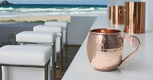 Tasse à mule de Moscou de 24 onces en cuivre pur avec finition martelée attrayante et poignée en cuivre de conception solide - Product Image 2