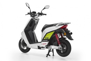 Nouveau modèle de trottinette électrique Qoulity Sale, M-GB E3, 45 km/h, niveau d'entrée, avec moteur 60V 1200W, batterie 50cc, type cyclomoteur - Product Image 3