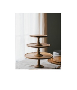 Présentoir à gâteaux en bois au design minimal pour les cuisines modernes avec des lignes épurées et une couleur en bois naturel pour la présentation des aliments - Product Image 2