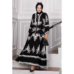 Robe Hijab en Viscose à Motifs Rivière Noir - Product Image 1