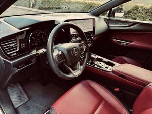 Precio bajo, Lexus NX 250 Premium Luxury 2024, auto usado en venta - Product Image 3
