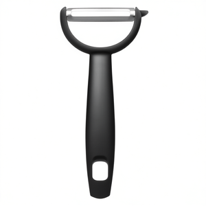 Pelador de Plástico Multiusos Negro 17062 para Frutas y Verduras, Marca GP & ME - Product Image 2