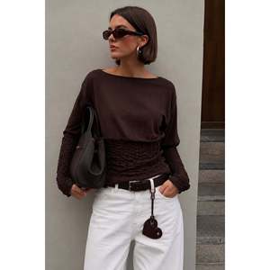 Blusa con cuello kayak y detalle en la cintura Gipe - Negra - Negra - Product Image 5