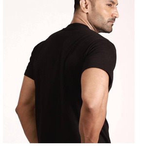 Camiseta básica negra de verano para hombre, Jersey Premium de algodón de calidad, logotipo personalizado, talla grande y alta, tela de punto con cuello OEM - Product Image 3