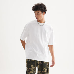 2025 Nueva camiseta en blanco de tela de moda camiseta de gran tamaño Boxy Fit camiseta con logotipo personalizado para hombres - Product Image 2