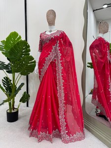 Saree en soie pure et douce de designer indien, belle broderie et bordure de travail de séquence pour mariage et fête - Product Image 4