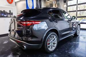 USADO LHD/RHD 2019 ALFA ROMEO STELVIO TI SPORT AWD - Product Image 2