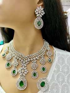 Conjunto de collar nupcial con pendientes de gran tamaño y material de latón y pulido de plata Maang Tikka con piedras de diamantes americanos de corte de estrella - Product Image 4