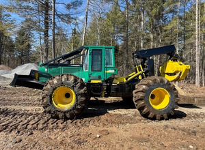 6068T 2004 460D Arrastrador Forestal, Equipo de Tala de Servicio Pesado - Product Image 2