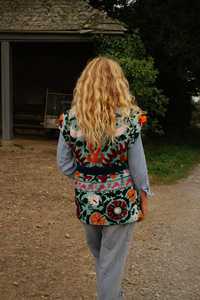 Abrigo de mujer bordado Suzani tradicional hecho a mano, chaqueta de lona con patrón Floral, botón de relleno de algodón, cierre para invierno - Product Image 5