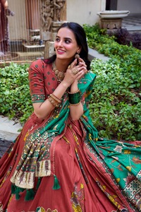 Vêtements indiens et pakistanais imprimé Kalamkari en soie avec feuille de travail Lehenga Choli Party Wear Indian Lehenga Choli - Product Image 6