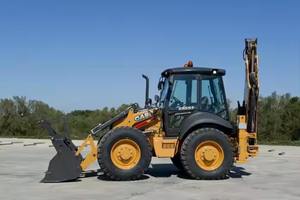 Nouvelle chargeuse-pelleteuse Case 695 ST avec composant central - Product Image 5