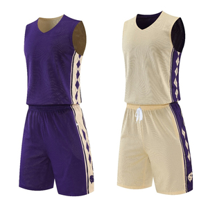 Ensemble de maillots de basket-ball personnalisés en polyester respirant pour hommes avec uniforme imprimé et logo Vêtements de sport pour garçons - Product Image 6