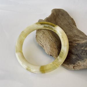 Brazalete, Brazalete de Ámbar, Ámbar Báltico Amarillo y Blanco, 63 mm; Joyería Unisex de Piedra Natural Amarilla y Blanca - Product Image 1