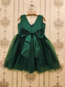 Vestido de Fiesta para Niñas Shoryam Fashion, Verde, Completamente Cosido, Hasta la Rodilla, con Corpiño de Satén Sólido, Falda de Tul con Detalles de Perlas, Festivo - Product Image 2