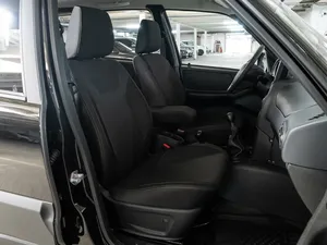 Niva Travel I Restyling 2026 (VAZ) - Faible kilométrage, moteur silencieux, transmission automatique, toit ouvrant panoramique, phares LED - Product Image 3