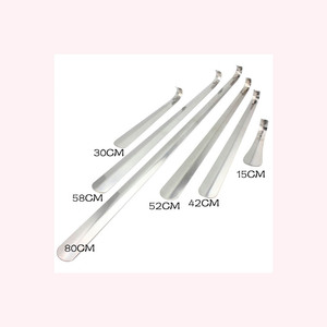 Bocina ergonómica de primera calidad en latón macizo, ayudante elegante para zapatos diseñado para comodidad, durabilidad y sofisticación - Product Image 2