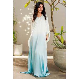Robe en mousseline de soie bohème - Respirante et légère pour les occasions décontractées - Product Image 1