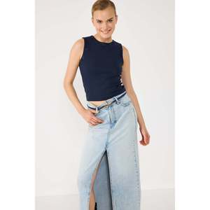 Blusa Corta sin Mangas - Product Image 2