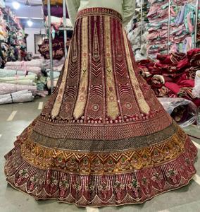 ชุดเดรสผ้ากำมะหยี่สำหรับเจ้าสาวชุดเดรสทำงานเพื่อนเจ้าสาวผ้ากำมะหยี่แนวอินเดียคอลเลกชันจากร้าน fabzone - Product Image 2