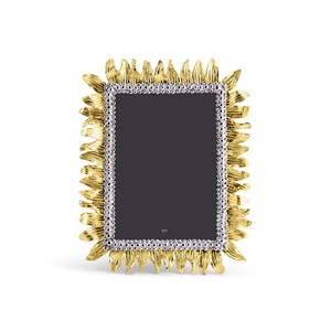 กรอบรูปโลหะแกะสลักด้วยมืออย่างละเอียดพร้อมลวดลายการออกแบบที่ซับซ้อนเหมาะสำหรับการติดตั้งแบบดั้งเดิมและมีสไตล์ - Product Image 1