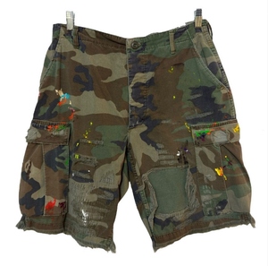 Shorts cargo en jean camouflage déchirés et imprimés sur toute la surface, style utilitaire personnalisé Prince Industry pour hommes - Product Image 3