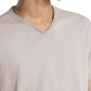 เสื้อยืดคอวีแขนสั้นลำลองทรงเข้ารูปกล้าม100% เสื้อยืดเปล่าแขนสั้นผ้าคอตตอน - Product Image 4