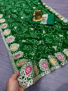 Sari de luxe Royal et Riche Bandhani avec travail de chaîne et bordure Pallu - Product Image 3