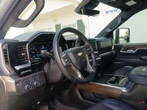 USADO, Silverado 3500HD High Country 2024, Cabina Doble, Diésel, Tracción en las Cuatro Ruedas, Volante a la Izquierda, Interior Oscuro, Asientos de Cuero, ACC - Product Image 2