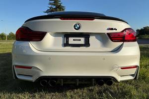 BMW M4 Cabriolet d'occasion haut de gamme 2020, Pack Compétition, environ 19 000 milles, boîte manuelle 6 vitesses - Product Image 2