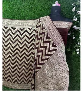 Auténtico Sari de Georgette Khaddi Puro, Tejido Semi-Artesanal, Suave, con Detalles Tradicionales Intrincados, Elegante para Fiestas - Product Image 6