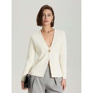 Cardigan long à col en V et boutons sur le devant pour femme, imprimé hiver - Product Image 1