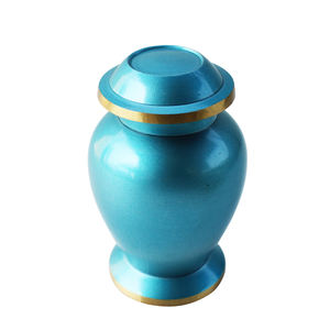 Meilleure vente urne de crémation adulte humain avec support urnes de crémation en laiton personnalisées cendres en métal urne de crémation coeur - Product Image 1