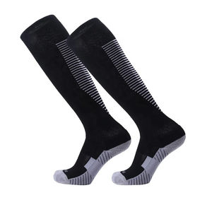 Calcetines de fútbol de algodón con logotipo bordado personalizado de alta calidad al por mayor, calcetines de fútbol con agarre antideslizante para hombre - Product Image 3