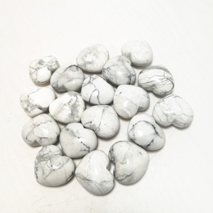 Cœur miniature en howlite naturelle, pierre de cristal polie, gemme sculptée en forme de cœur, vente en gros, fournisseur en vrac - Product Image 1