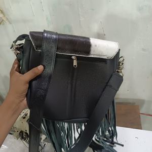 Sac bandoulière de style bohème en cuir véritable de haute qualité, écologique, avec fermeture éclair à pompon, style western, artisanat personnalisé, automne - Product Image 4