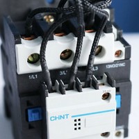 Contacteur de condensateur triphasé Chint AC CJ19 63A 220V/380V avec contacts auxiliaires et bobine en cuivre