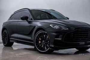 Como un coche usado, superimpecable, SUV Crossover DBX 707 Ultra-Lujo 2024, Gasolina, Automático, Color Oscuro - Product Image 6