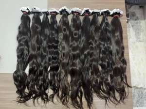 CHEVEUX INDIENS DE LUXE Directement de l'usine indienne Cheveux humains vierges Remy HD à bandes adhésives 105G Styles naturels ondulés/bouclés/lisses - Product Image 2